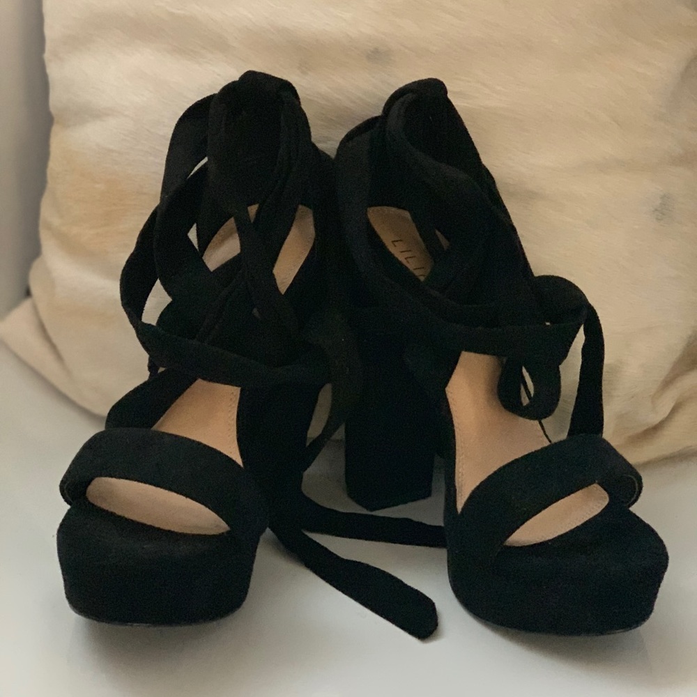 Liliana Never Worn Black Wrap Up Heels Size 8